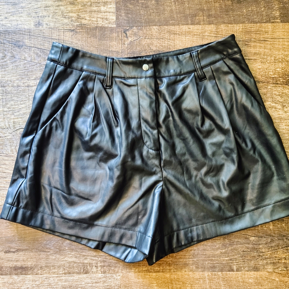 Black faux leather high waisted women's shorts size L